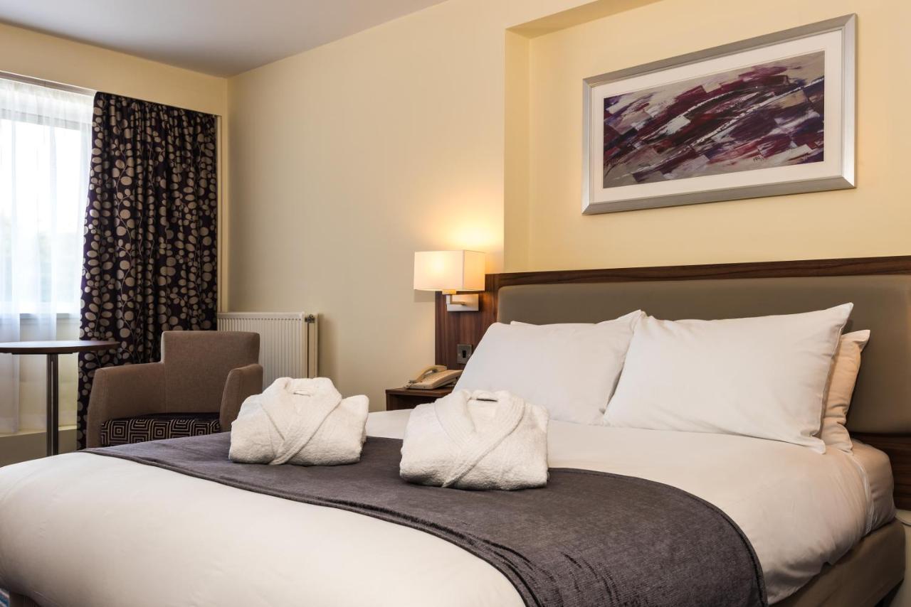 Holiday Inn Colchester By Ihg Экстерьер фото