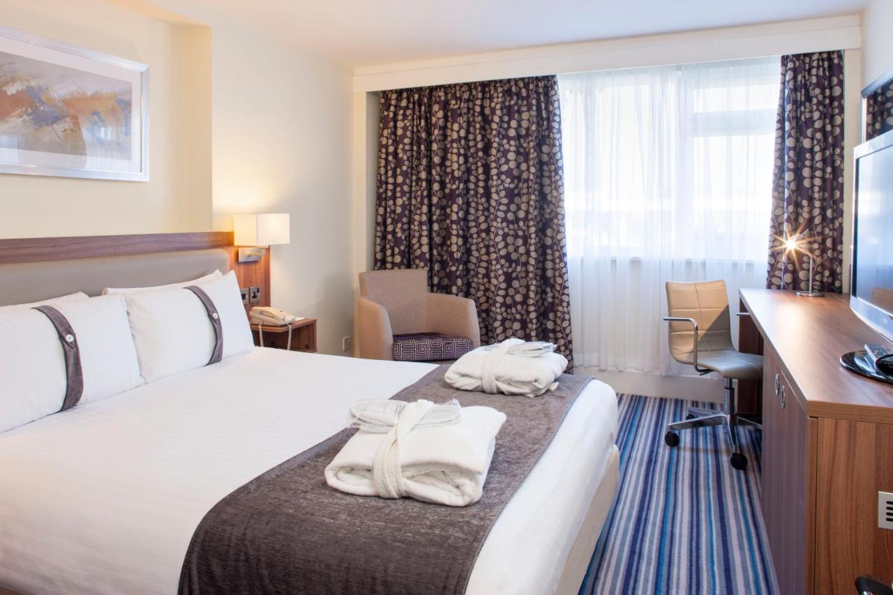 Holiday Inn Colchester By Ihg Экстерьер фото