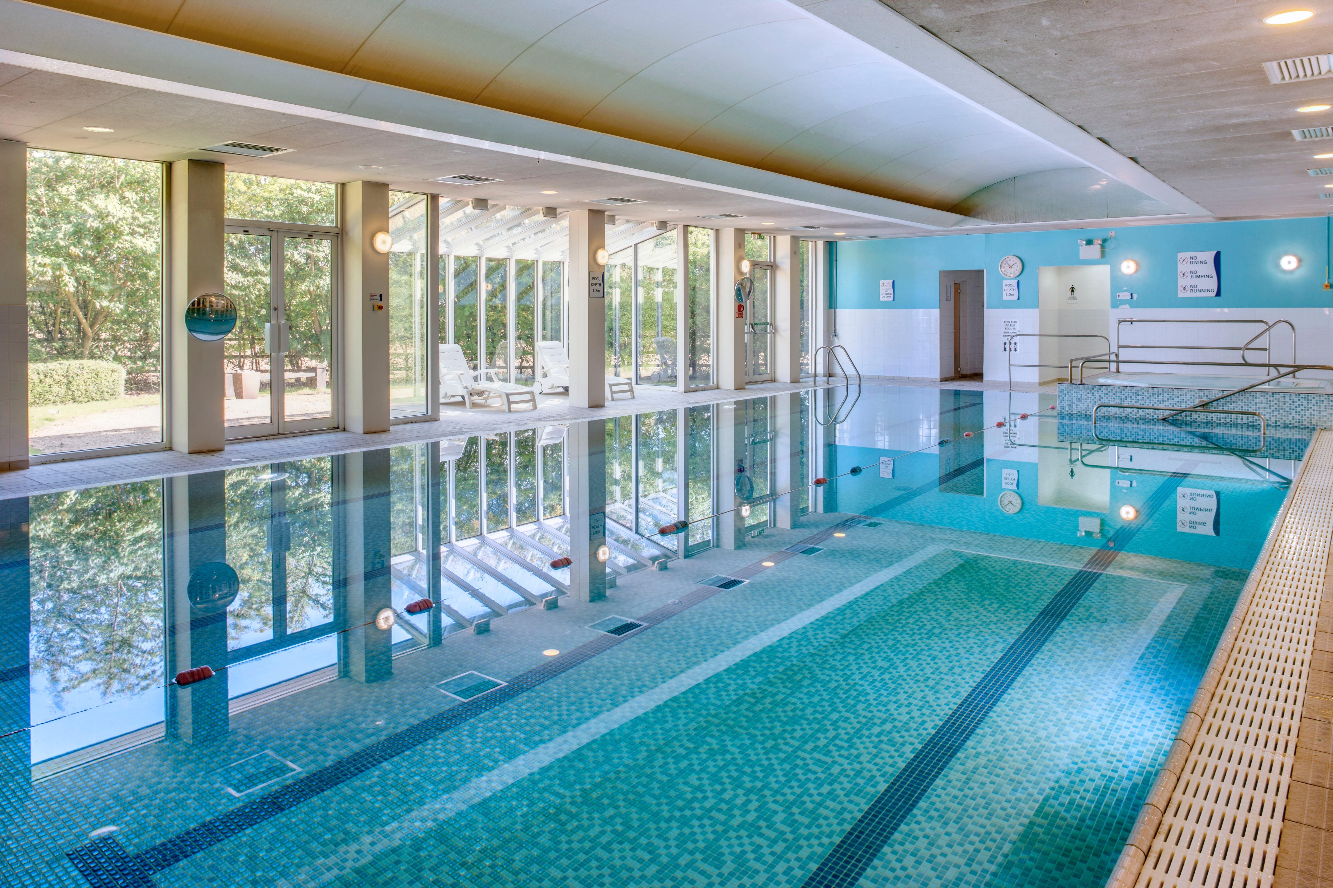 Holiday Inn Colchester By Ihg Экстерьер фото